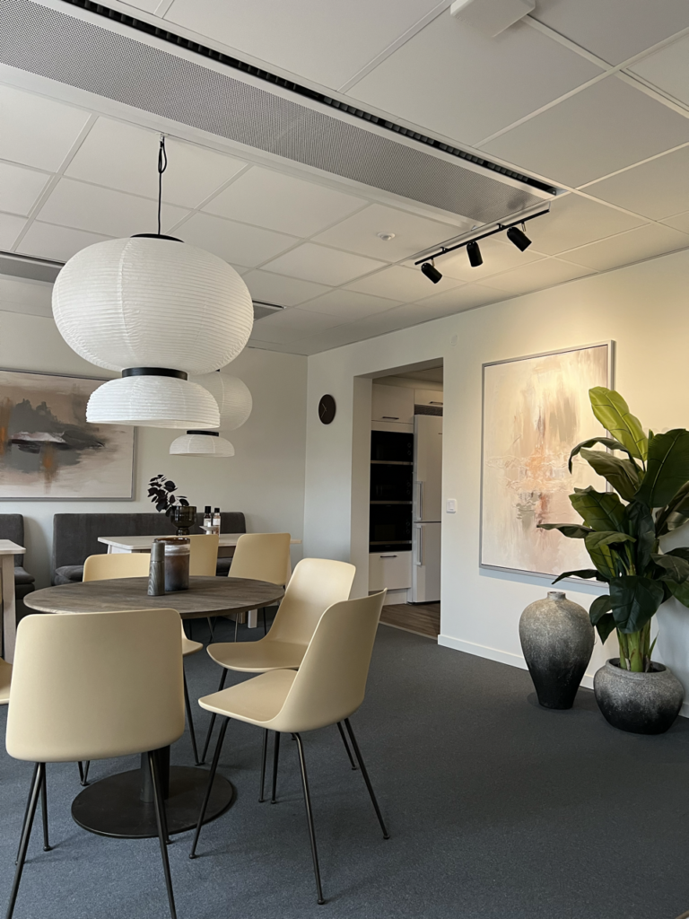 Företagsinredning Japandi